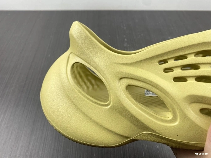 RNNR Foam Adidas Yeezy Sulfur GV6775 0802